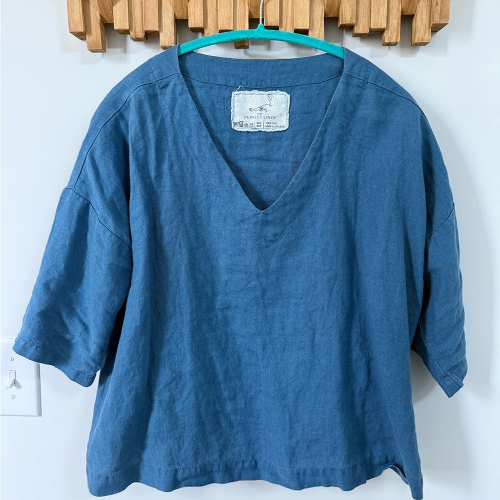 Not Perfect Linen V-neck Old London
